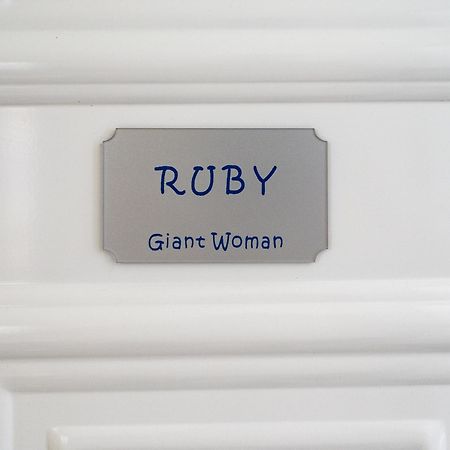 דירות Tsoútsouros Giant Woman מראה חיצוני תמונה